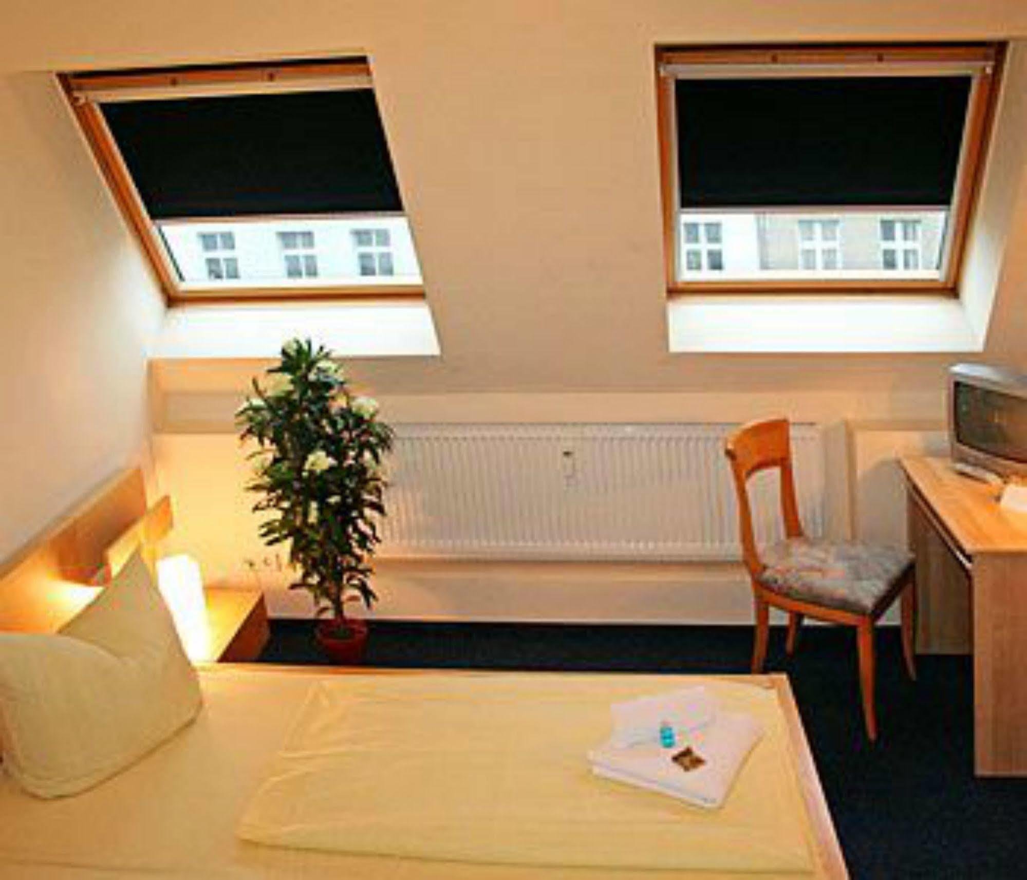 Hotel Comenius 2*