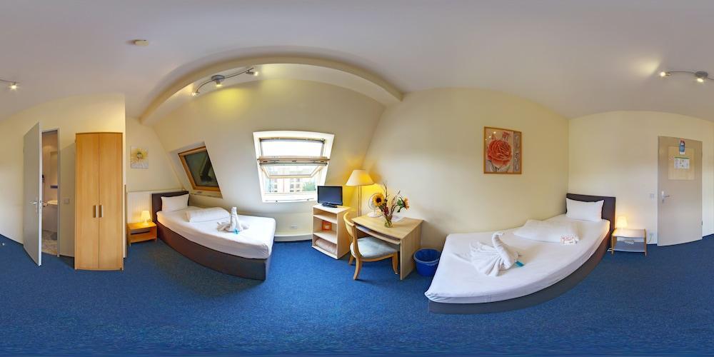 Comenius Hotel